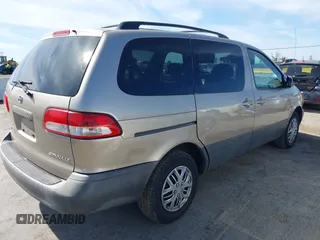 2003 Toyota Sienna LE with VIN 4T3ZF13C03U555015, listed as a IAAI auction lot 42202984 with 260,895 mi miles and . Bid and sale history available at carsss.com. Image 4.