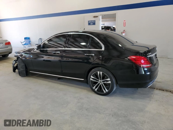 2018 Mercedes-Benz C 300 z VIN 55SWF4JB5JU262727, wystawiony jako Copart lot #57547835 z przebiegiem 80 786 mil mil oraz Szkoda całkowita • Salvage title. Historia ofert i sprzedaży dostępna na DreamBid. Obrazek 2.