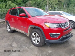2018 Jeep Compass Latitude z VIN 3C4NJDBB9JT160925, wystawiony jako IAAI lot #42301928 z przebiegiem 327 387 mil mil oraz . Historia ofert i sprzedaży dostępna na DreamBid. Obrazek 1.