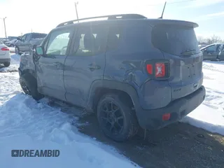 2020 Jeep Renegade Latitude z VIN ZACNJBBB3LPL87460, wystawiony jako IAAI lot #41547700 z przebiegiem 75 000 mil mil oraz . Historia ofert i sprzedaży dostępna na DreamBid. Obrazek 3.