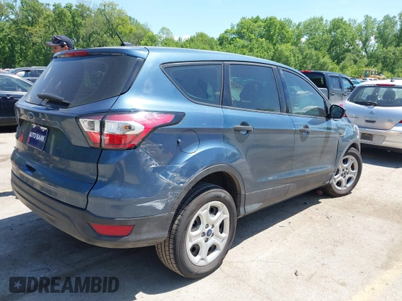 2018 Ford Escape S z VIN 1FMCU0F79JUA63979, wystawiony jako IAAI lot #42184819 z przebiegiem 125 720 mil mil oraz . Historia ofert i sprzedaży dostępna na DreamBid. Obrazek 4.