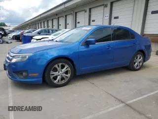 2012 Ford Fusion SE z VIN 3FAHP0HA8CR371235, wystawiony jako Copart lot #56899245 z przebiegiem 218 484 mil mil oraz Szkoda całkowita • Salvage title. Historia ofert i sprzedaży dostępna na DreamBid. Obrazek 1.