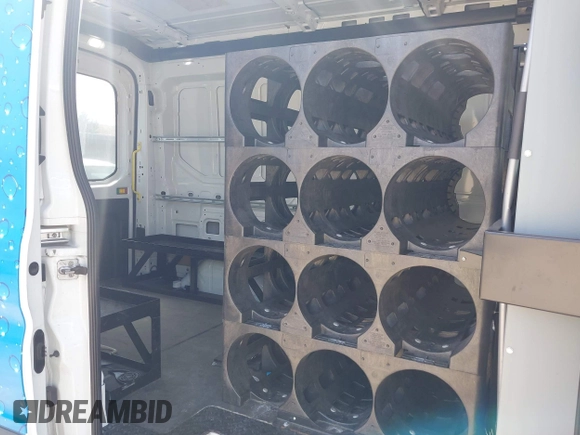 2018 Ford Transit с VIN 1FTYE1CM8JKB42370, выставлен на аукционе IAAI как лот 42595047 с пробегом 76 992 миль миль и . История ставок и продаж доступна на DreamBid. Изображение 8.