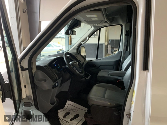 2017 Ford Transit z VIN 1FTYR2CM7HKA34715, wystawiony jako IAAI lot #42830885 z przebiegiem 300 799 mil mil oraz . Historia ofert i sprzedaży dostępna na DreamBid. Obrazek 22.