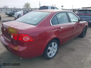 2007 Kia Optima LX with VIN KNAGE124575112468, listed as a IAAI auction lot 41816122 with 177,880 mi miles. Bid and sale history available at carsss.com. Image 4.