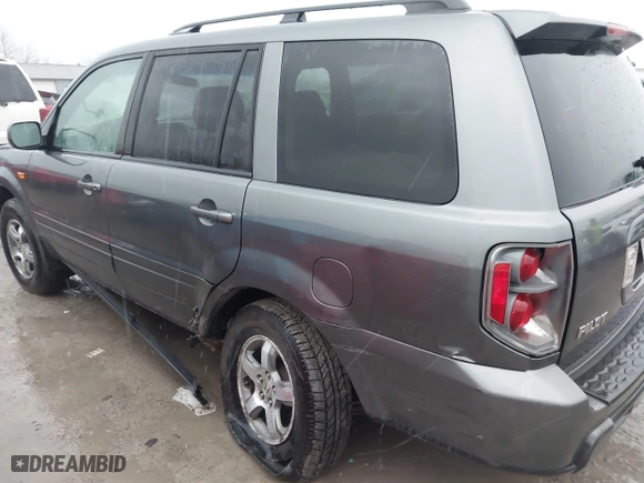 2008 Honda Pilot SE with VIN 5FNYF18378B003044, listed as a IAAI auction lot 41928670 with 204,640 mi miles. Bid and sale history available at carsss.com. Image 6.