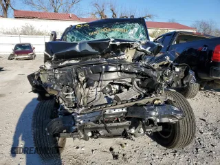 2024 Chevrolet Suburban LS z VIN 1GNSKBKD6RR233296, wystawiony jako Copart lot #83033804 z przebiegiem Nie podano mil oraz Szkoda całkowita • Salvage title. Historia ofert i sprzedaży dostępna na DreamBid. Obrazek 5.