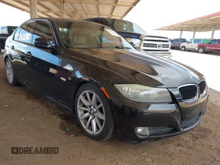 2011 BMW 3 Series 328i z VIN WBAPH7C57BE680327, wystawiony jako IAAI lot #42422657 z przebiegiem 229 944 mil mil oraz . Historia ofert i sprzedaży dostępna na DreamBid. Obrazek 1.