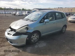 2007 Honda Fit z VIN JHMGD38437S025063, wystawiony jako Copart lot #55111455 z przebiegiem 186 058 mil mil oraz Szkoda całkowita • Salvage title. Historia ofert i sprzedaży dostępna na DreamBid. Obrazek 1.