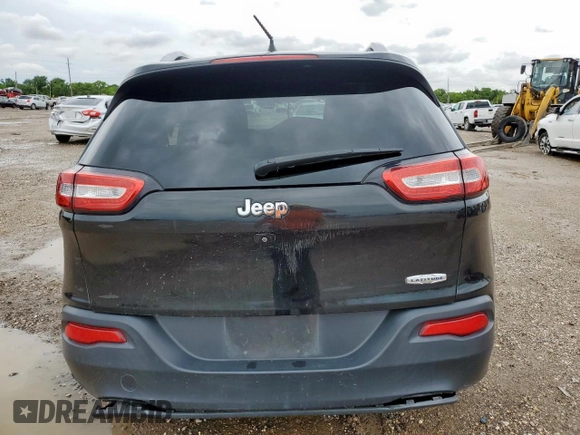 2016 Jeep Cherokee Latitude with VIN 1C4PJLCB2GW302486, listed as a Copart auction lot 60652285 with 113,875 mi miles and Salvage title. Bid and sale history available at DreamBid. Image 6.