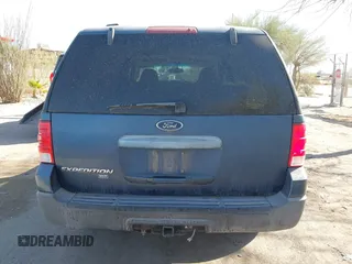 2004 Ford Expedition XLT with VIN 1FMPU16W24LB15591, listed as a IAAI auction lot 41765842 with 188,200 mi miles. Bid and sale history available at carsss.com. Image 16.