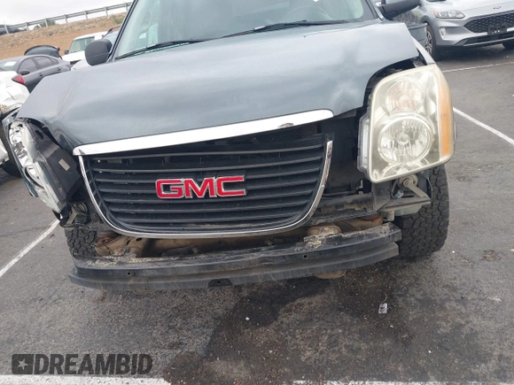 2008 GMC Yukon SLE w/3SA with VIN 1GKFC13C28J166446, listed as a IAAI auction lot 41531715 with 126,926 mi miles. Bid and sale history available at carsss.com. Image 6.