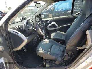 2009 Smart fortwo Passion z VIN WMEEK31X59K222243, wystawiony jako Copart lot #57106435 z przebiegiem 58 556 mil mil oraz Szkody całkowita. Historia ofert i sprzedaży dostępna na DreamBid. Obrazek 7.