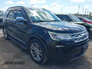 2019 Ford Explorer XLT z VIN 1FM5K7D82KGA39977, wystawiony jako IAAI lot #42190336 z przebiegiem 137 216 mil mil oraz . Historia ofert i sprzedaży dostępna na DreamBid. Obrazek 1.
