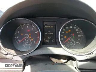 2013 Volkswagen Golf с VIN WVWDA7AJ0DW118082, выставлен на аукционе Copart как лот 49914305 с пробегом 156 528 миль миль и Чистый • Clean title. История ставок и продаж доступна на DreamBid. Изображение 9.