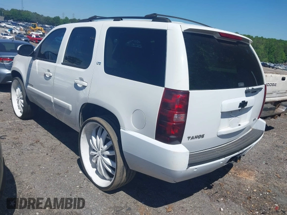 2007 Chevrolet Tahoe LT z VIN 1GNFC13J87J132303, wystawiony jako IAAI lot #42162969 z przebiegiem Nie podano mil oraz . Historia ofert i sprzedaży dostępna na DreamBid. Obrazek 3.