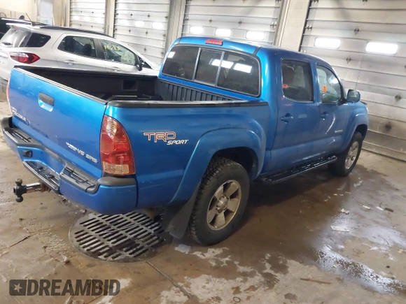 2008 Toyota Tacoma z VIN 5TELU42N58Z483546, wystawiony jako IAAI lot #41304400 z przebiegiem 157 332 mil mil oraz . Historia ofert i sprzedaży dostępna na DreamBid. Obrazek 4.