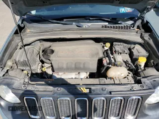2017 Jeep Renegade Latitude with VIN ZACCJBBB9HPF91665, listed as a Copart auction lot 58564845 with 159,524 mi miles and Salvage title. Bid and sale history available at DreamBid. Image 12.