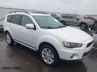 2011 Mitsubishi Outlander SE with VIN JA4AS3AW3BU019148, listed as a IAAI auction lot 41851004 with 88,989 mi miles. Bid and sale history available at carsss.com. Image 1.