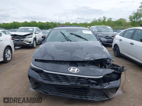 2024 Hyundai Elantra SEL z VIN KMHLM4DG8RU690033, wystawiony jako IAAI lot #42211444 z przebiegiem 19 708 mil mil oraz . Historia ofert i sprzedaży dostępna na DreamBid. Obrazek 13.
