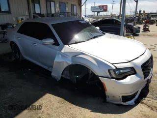 2022 Chrysler 300 Touring L with VIN 2C3CCADG1NH116171, listed as a Copart auction lot 51479035 with 21,608 mi miles and Salvage Title. Bid and sale history available at carsss.com. Image 4.