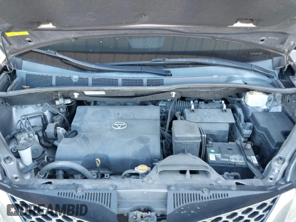2015 Toyota Sienna SE with VIN 5TDXK3DC1FS667924, listed as a IAAI auction lot 42062805 with 123,504 mi miles. Bid and sale history available at carsss.com. Image 10.