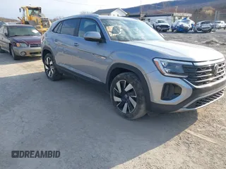 2024 Volkswagen Atlas SE z VIN 1V2KE2CA4RC223498, wystawiony jako IAAI lot #41762422 z przebiegiem 15 618 mil mil oraz . Historia ofert i sprzedaży dostępna na DreamBid. Obrazek 1.
