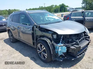 2017 Nissan Rogue SL z VIN 5N1AT2MT0HC748412, wystawiony jako IAAI lot #42310325 z przebiegiem 94 514 mil mil oraz . Historia ofert i sprzedaży dostępna na DreamBid. Obrazek 1.