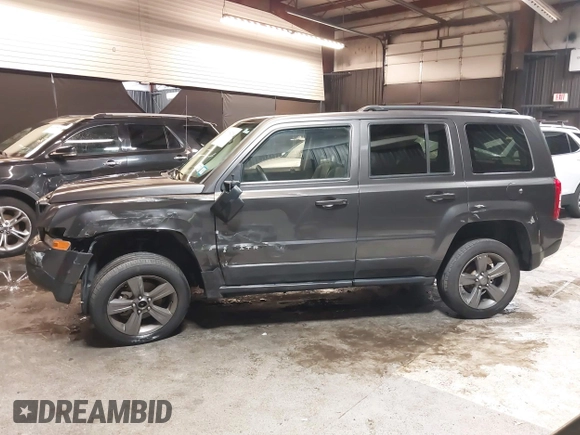 2015 Jeep Patriot Latitude z VIN 1C4NJRFB4FD409149, wystawiony jako IAAI lot #42268239 z przebiegiem 107 145 mil mil oraz . Historia ofert i sprzedaży dostępna na DreamBid. Obrazek 14.