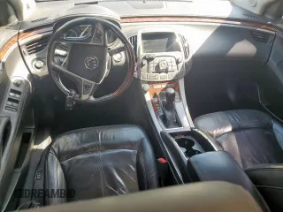2012 Buick LaCrosse Touring z VIN 1G4GJ5E30CF227634, wystawiony jako Copart lot #61255525 z przebiegiem 133 759 mil mil oraz Szkoda całkowita • Salvage title. Historia ofert i sprzedaży dostępna na DreamBid. Obrazek 8.