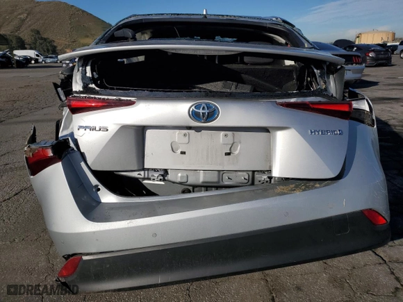 2020 Toyota Prius L Eco with VIN JTDKARFU4L3120925, listed as a Copart auction lot 46131575 with 142,129 mi miles and Salvage Title. Bid and sale history available at carsss.com. Image 6.