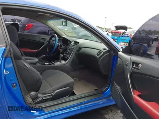 2011 Hyundai Genesis Coupe z VIN KMHHT6KD4BU060514, wystawiony jako IAAI lot #42660478 z przebiegiem 129 800 mil mil oraz . Historia ofert i sprzedaży dostępna na DreamBid. Obrazek 5.
