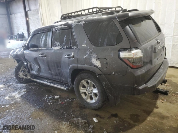 2022 Toyota 4Runner SR5 Premium with VIN JTENU5JR9N6087224, listed as a Copart auction lot 42132735 with 32,696 mi miles and Salvage Title. Bid and sale history available at carsss.com. Image 2.