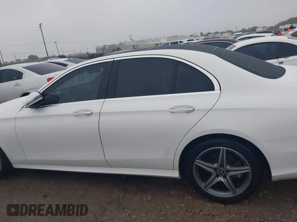 2018 Mercedes-Benz E 300 with VIN WDDZF4JB6JA388852, listed as a IAAI auction lot 41960710 with 64,439 mi miles and . Bid and sale history available at DreamBid. Image 14.