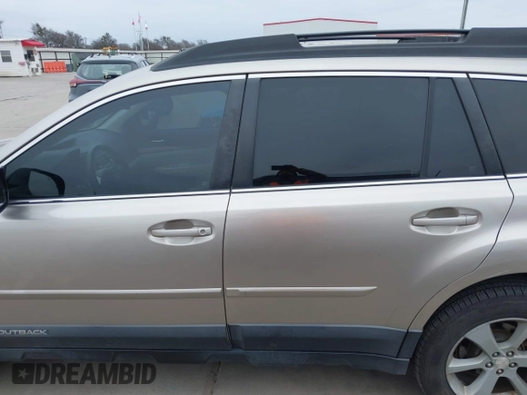2014 Subaru Outback 2.5i Limited with VIN 4S4BRCLC7E3293659, listed as a IAAI auction lot 41642983 with 137,752 mi miles. Bid and sale history available at carsss.com. Image 14.