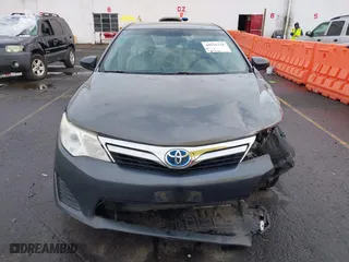2013 Toyota Camry Hybrid LE with VIN 4T1BD1FK5DU083849, listed as a IAAI auction lot 40916318 with 204,058 mi miles. Bid and sale history available at carsss.com. Image 13.