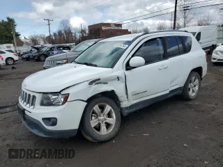 2015 Jeep Compass Latitude with VIN 1C4NJDEB8FD303453, listed as a Copart auction lot 52334755 with 92,005 mi miles and Salvage Title. Bid and sale history available at carsss.com. Image 1.