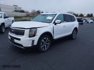 2021 Kia Telluride EX with VIN 5XYP34HC1MG097415, listed as a IAAI auction lot 41694743 with 33,431 mi miles. Bid and sale history available at carsss.com. Image 2.