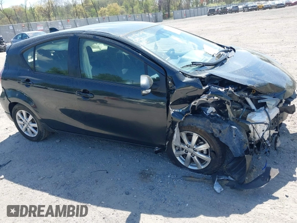 2017 Toyota Prius One z VIN JTDKDTB39H1591876, wystawiony jako IAAI lot #42086978 z przebiegiem 115 070 mil mil oraz . Historia ofert i sprzedaży dostępna na DreamBid. Obrazek 1.