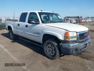 2005 GMC Sierra 2500HD SLE with VIN 1GTHK23275F969756, listed as a IAAI auction lot 42649000 with 152,421 mi miles and . Bid and sale history available at DreamBid. Image 1.