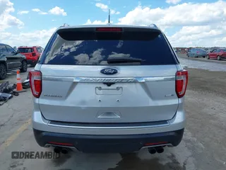 2018 Ford Explorer Platinum z VIN 1FM5K8HTXJGC54056, wystawiony jako IAAI lot #42234089 z przebiegiem 96 555 mil mil oraz . Historia ofert i sprzedaży dostępna na DreamBid. Obrazek 17.
