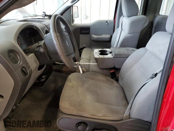 2004 Ford F-150 XL z VIN 1FTRF12W94NB86837, wystawiony jako Copart lot #56582615 z przebiegiem 188 094 mil mil oraz Tytuł czysty. Historia ofert i sprzedaży dostępna na DreamBid. Obrazek 7.
