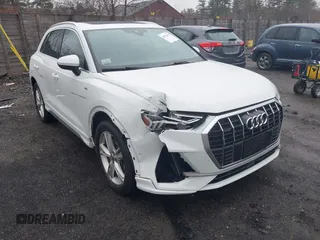 2020 Audi Q3 S line Prestige z VIN WA1FECF32L1105422, wystawiony jako IAAI lot #41974815 z przebiegiem 27 627 mil mil oraz . Historia ofert i sprzedaży dostępna na DreamBid. Obrazek 6.