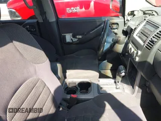 2007 Nissan Pathfinder S z VIN 5N1AR18U77C635339, wystawiony jako IAAI lot #42302964 z przebiegiem Nie podano mil oraz . Historia ofert i sprzedaży dostępna na DreamBid. Obrazek 5.