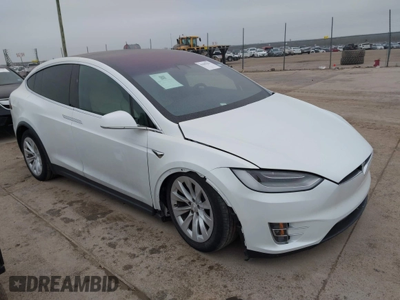 2020 Tesla Model X Long Range with VIN 5YJXCDE2XLF284847, listed as a IAAI auction lot 41595151 with 29,466 mi miles. Bid and sale history available at carsss.com. Image 1.