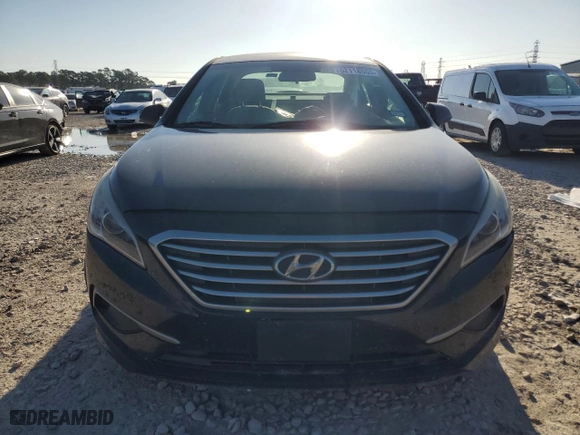 2017 Hyundai Sonata SE with VIN 5NPE24AF1HH477528, listed as a Copart auction lot 52118555 with 101,143 mi miles and Salvage Title. Bid and sale history available at carsss.com. Image 5.