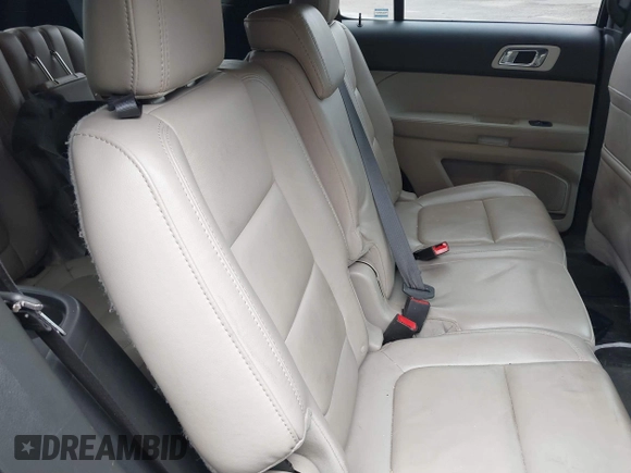 2014 Ford Explorer XLT z VIN 1FM5K8D87EGA95018, wystawiony jako IAAI lot #40465950 z przebiegiem 127 634 mil mil oraz . Historia ofert i sprzedaży dostępna na DreamBid. Obrazek 8.