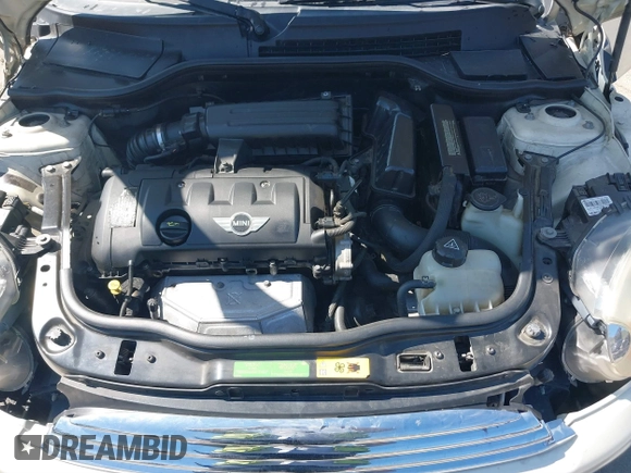 2011 MINI Hardtop with VIN WMWSU3C53BTX97140, listed as a IAAI auction lot 41861648 with 111,899 mi miles and . Bid and sale history available at DreamBid. Image 10.