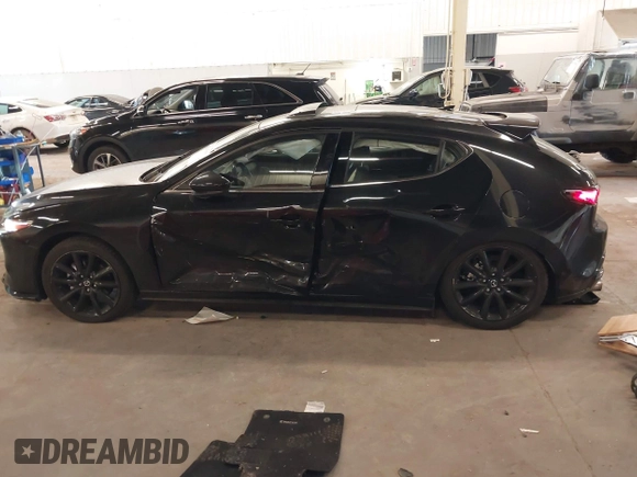 2021 Mazda 3 Premium Plus с VIN JM1BPBNY0M1348282, выставлен на аукционе IAAI как лот 42141569 с пробегом 29 848 миль миль и . История ставок и продаж доступна на DreamBid. Изображение 15.