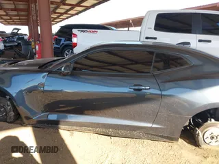 2023 Chevrolet Camaro ZL1 z VIN 1G1FK1R6XP0105522, wystawiony jako IAAI lot #42100363 z przebiegiem 8771 mil mil oraz . Historia ofert i sprzedaży dostępna na DreamBid. Obrazek 14.